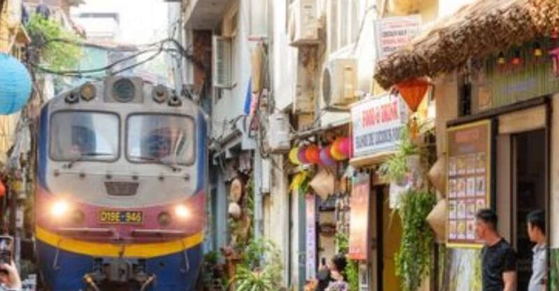 private-hanoi-food-tour-with-train-street-visit