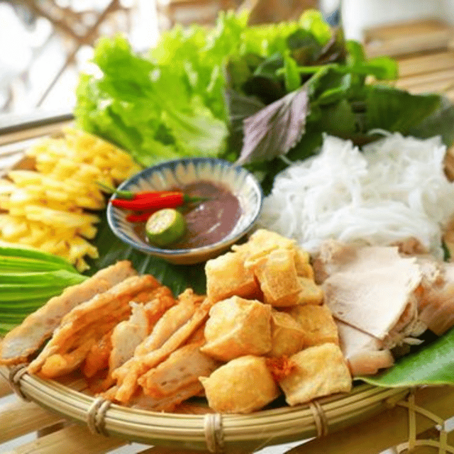 private-hanoi-food-tour-with-train-street-visit