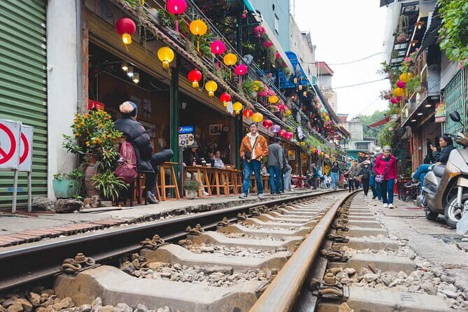 Private Hanoi Walking Tour with Visit Train Street - Key Points