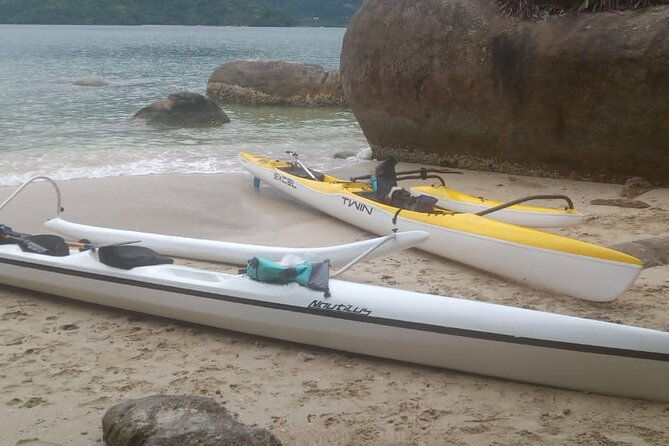 private-hawaiian-canoe-experience-in-paraty