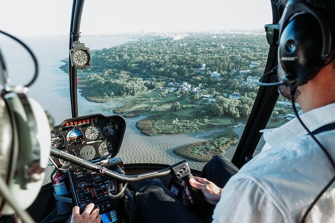 private-helicopter-flight-over-the-city-of-buenos-aires