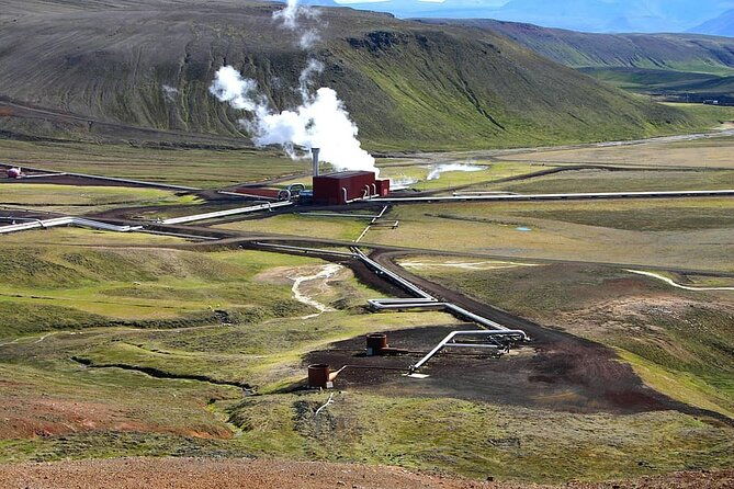 private-helicopter-tour-in-hengill-geothermal-area-with-landing