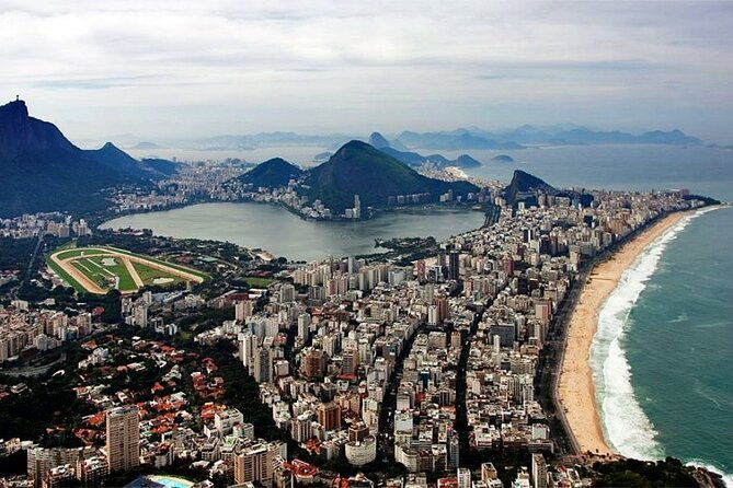 private-helicopter-tour-in-rio-de-janeiro-for-4-people-30-minutes