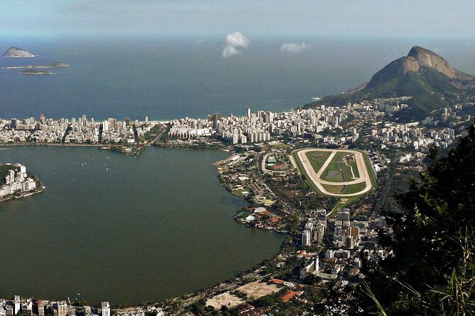 private-helicopter-tour-in-rio-de-janeiro-for-4-people-30-minutes