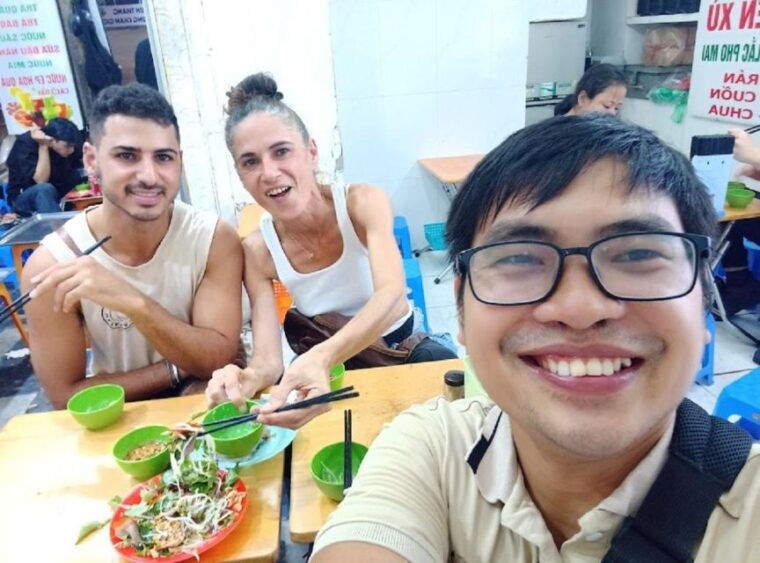private-hidden-hanoi-street-food-walking-tour-with-a-local