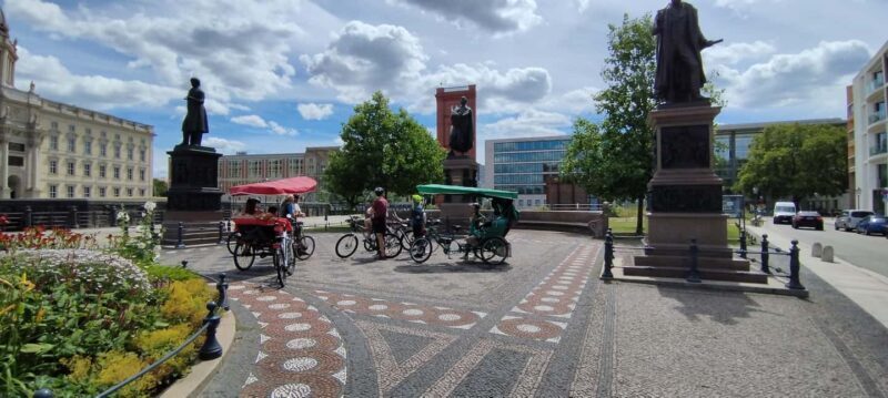 Private Highlights 1 Rickshaw +(E) bikes, E-rollers up to 6 - What to Expect from the Experience