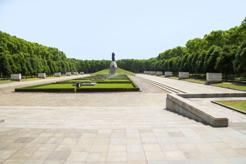 private-highlights-of-berlin-bike-tour