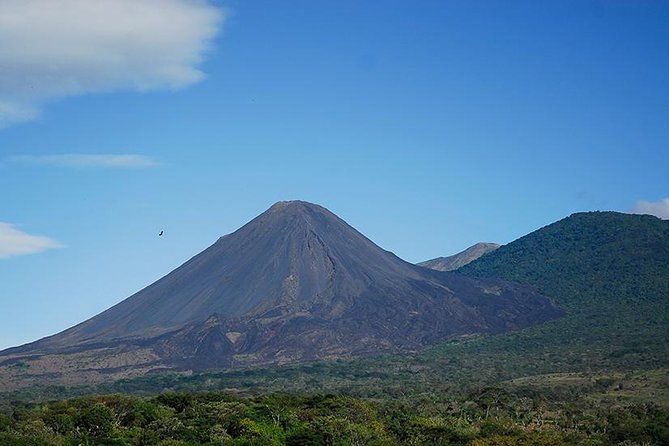 private-hike-to-active-izalco-and-cerro-verde-volcanoes-2-volcanoes-in-one-day