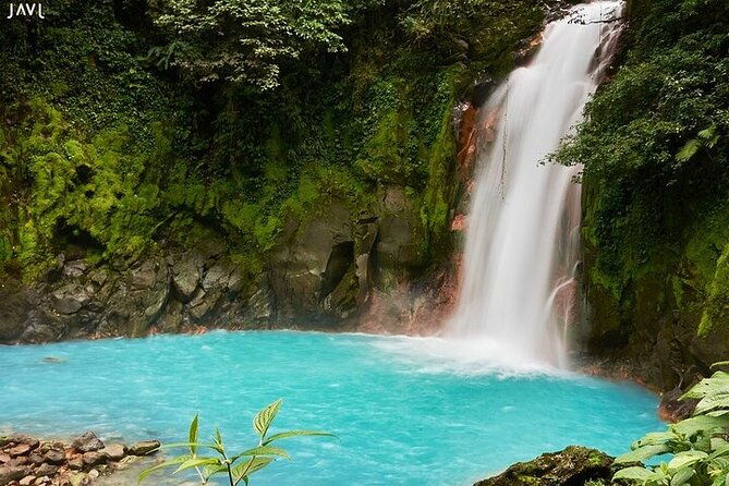 private-hiking-adventure-with-waterfall-and-hot-springs
