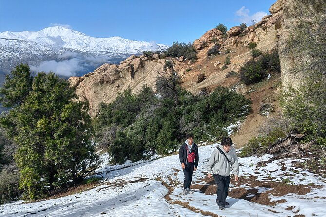 private-hiking-experience-to-el-manzano-caves