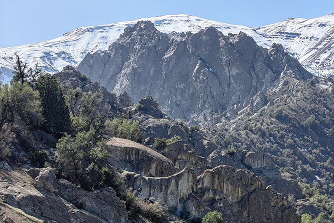 private-hiking-experience-to-el-manzano-caves