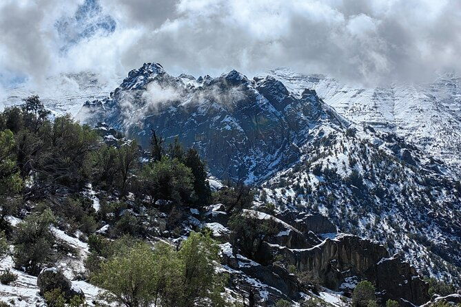 private-hiking-experience-to-el-manzano-caves