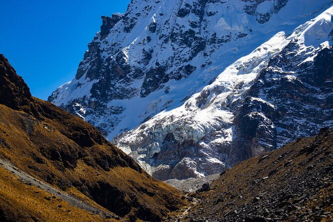 private-hiking-tour-at-humantay-lake