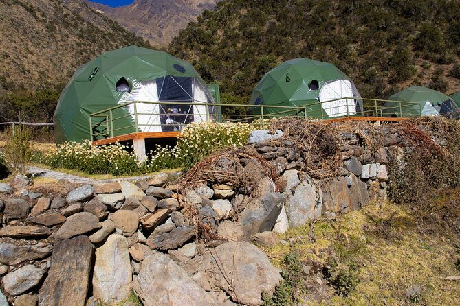 private-hiking-tour-at-humantay-lake