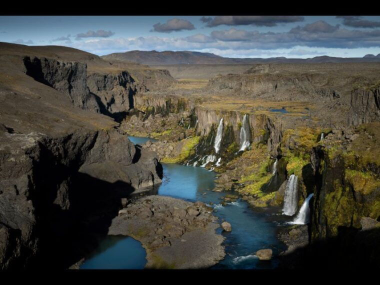 private-hiking-tour-in-the-landmannalaugar-2