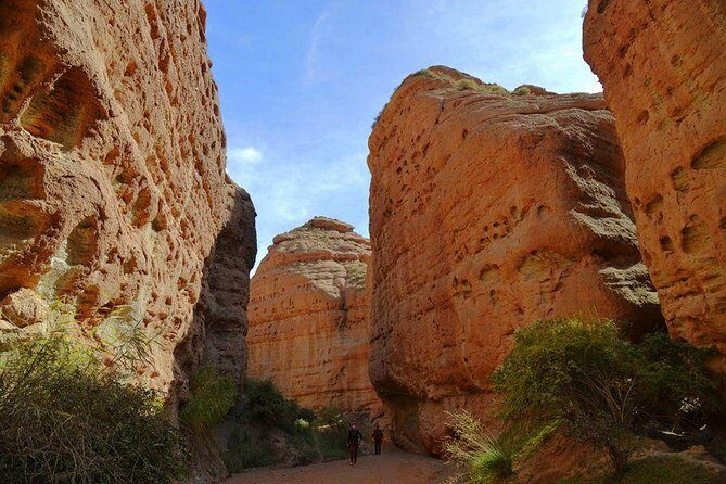 Private Hiking Tour: Pingshanhu Grand Canyon and the Horse Hoof Temple Grottoes - Exploring Zhangye’s Hidden Treasures: Pingshanhu Grand Canyon & Horse Hoof Temple Grottoes