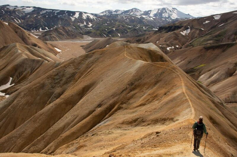 private-hire-adventure-guide-vehicle-2