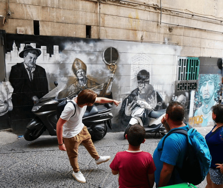 private-historical-and-street-art-walking-tour-of-naples