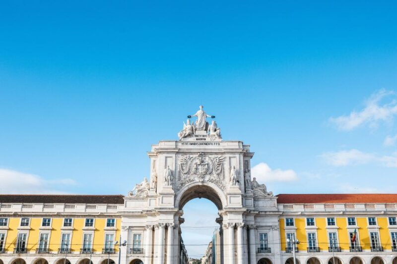 private-historical-lisbon-center-and-viewpoints-tour