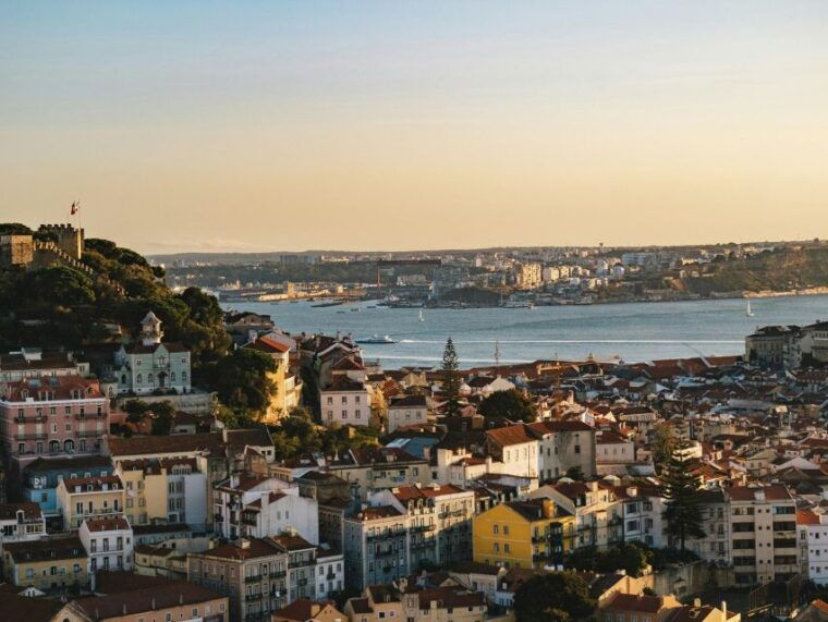 private-historical-lisbon-center-and-viewpoints-tour