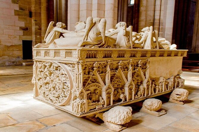 private-historical-route-obidos-nazare-alcobaca-and-batalha