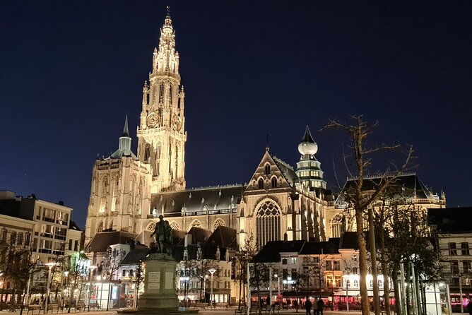 private-historical-walking-tour-in-antwerp-city