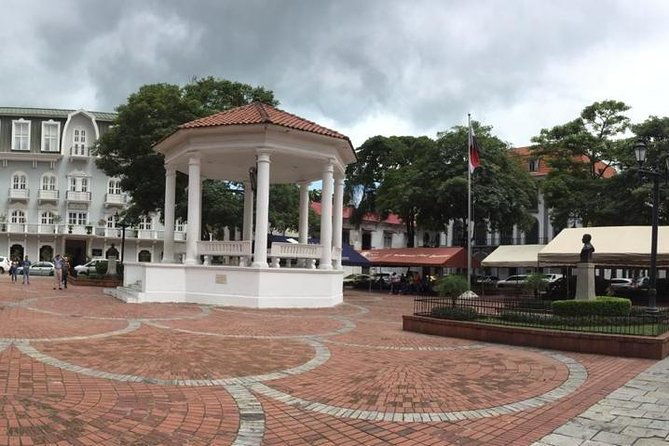 private-historical-walking-tour-through-the-old-town