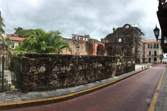 private-historical-walking-tour-through-the-old-town