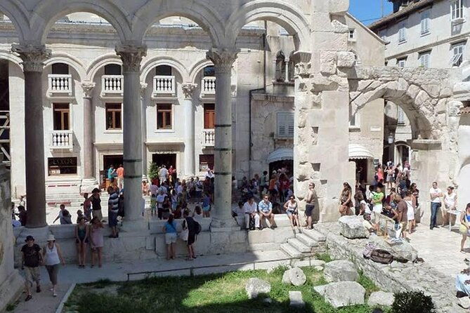 private-history-and-trivia-walking-tour-by-a-local-guide