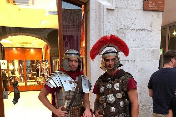 private-history-split-walking-tour-in-italian-small-group