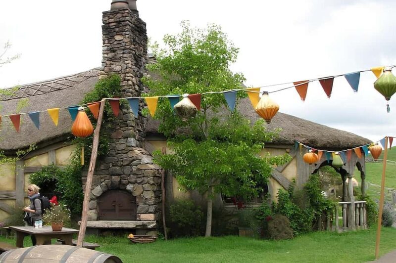 Private Hobbiton & BlueSprings & Redwood forest fromAuckland - Key Points
