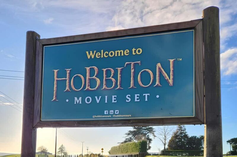 Private Hobbiton & Waitomo glowworm cave Day Trip - Key Points