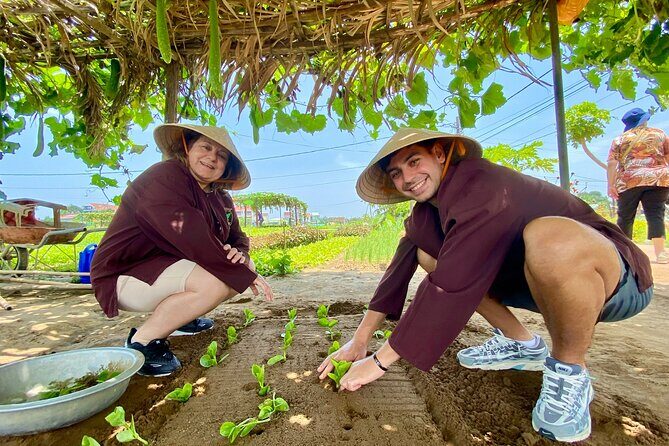 Private Hoi An walking tour with cooking class and gardening - Key Points
