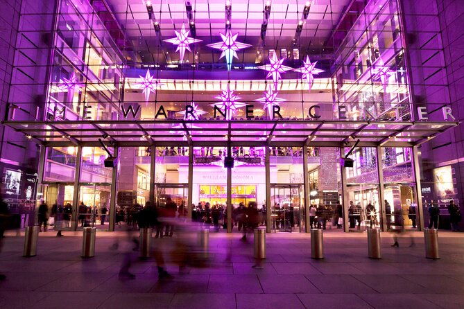 private-holiday-movie-sites-and-city-lights-guided-tour