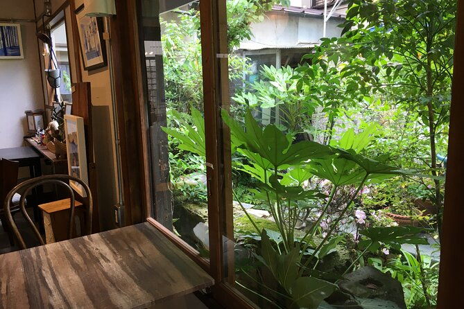 private-home-visit-style-tour-in-yanaka-with-local-experience