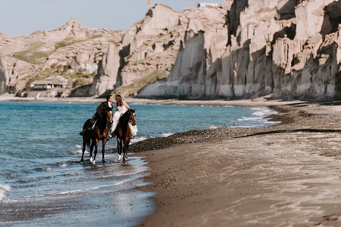 private-horse-riding-experience-in-santorini-2