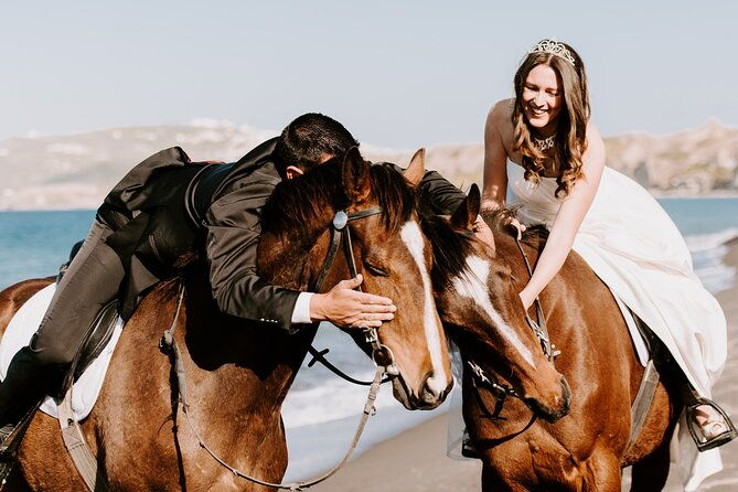 private-horse-riding-experience-in-santorini-2