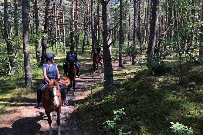 private-horse-riding-on-the-beach-in-riga