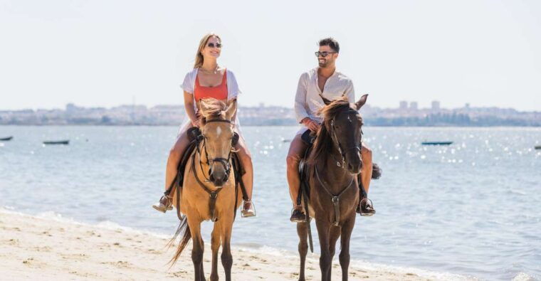 private-horseback-riding-on-the-beach-2