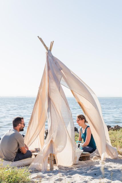 private-horseback-riding-picnic-on-the-beach