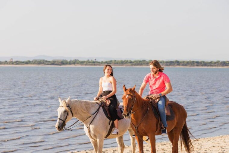 private-horseback-riding-picnic-on-the-beach