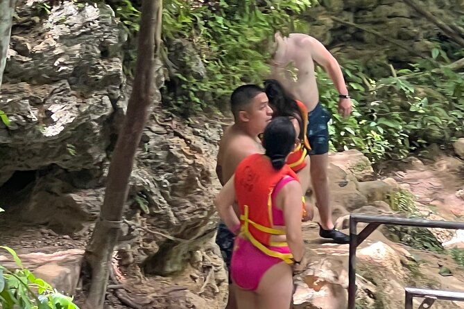 private-horseback-riding-swim-blue-hole-secret-falls