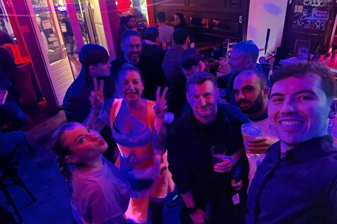 private-hostess-bar-tour-in-amsterdam-red-light-district-3h