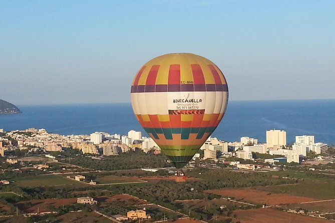 private-hot-air-balloon-ride-in-mallorca-with-champagne-and-snacks