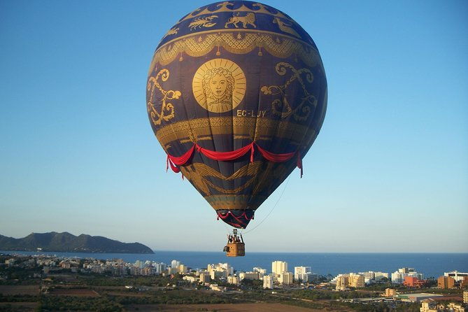 private-hot-air-balloon-ride-in-mallorca-with-champagne-and-snacks