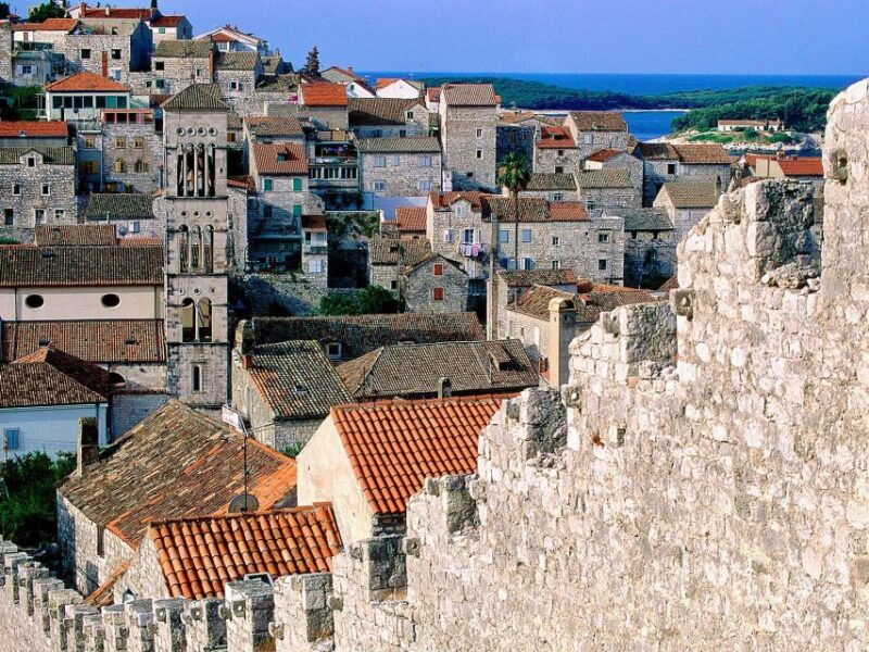 private-hvar-and-pakleni-islands-boat-cruise