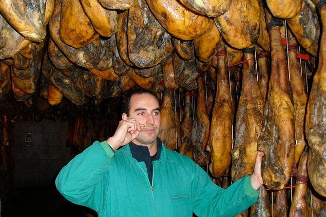 private-iberian-ham-tour-to-the-sierra-de-aracena
