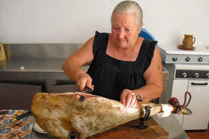 private-iberian-ham-tour-to-the-sierra-de-aracena