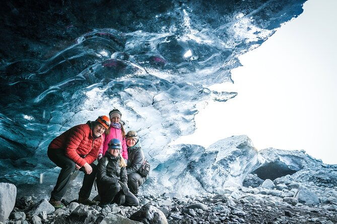 private-ice-cave-tour-in-vatnajokull-with-photographer