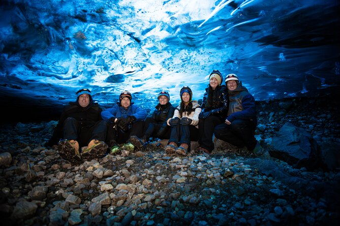 private-ice-cave-tour-in-vatnajokull-with-photographer